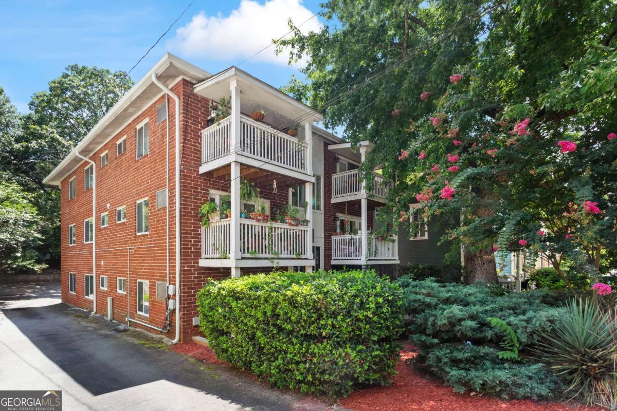 212 Berean AVE SE 1