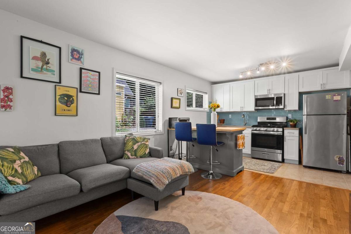 212 Berean AVE SE 1