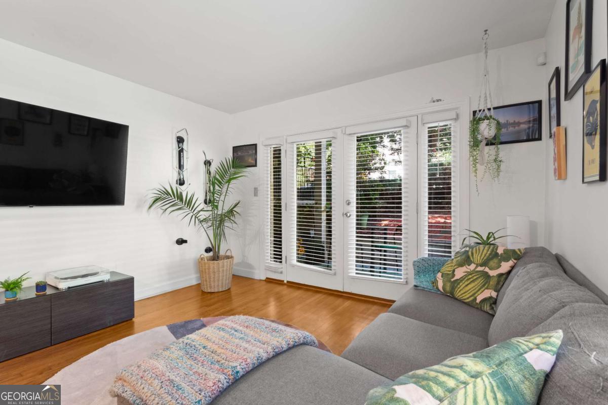 212 Berean AVE SE 1