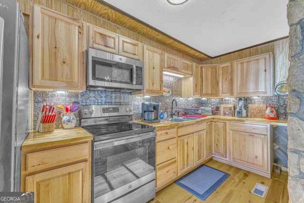 Photo of 243 Ridge Road, Helen, GA 30545 (MLS # 10775153)
