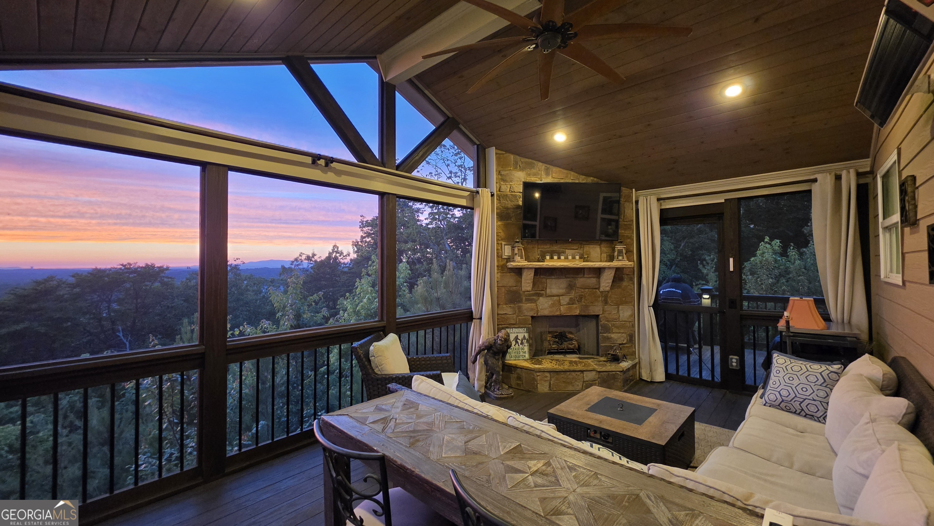 5085 Laurel Ridge DR