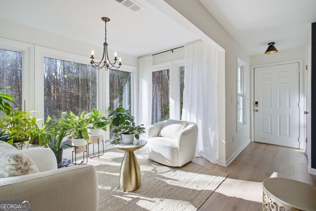 Photo of 1407 Vicksburg Place, Sandy Springs, GA 30350 (MLS # 10693151)