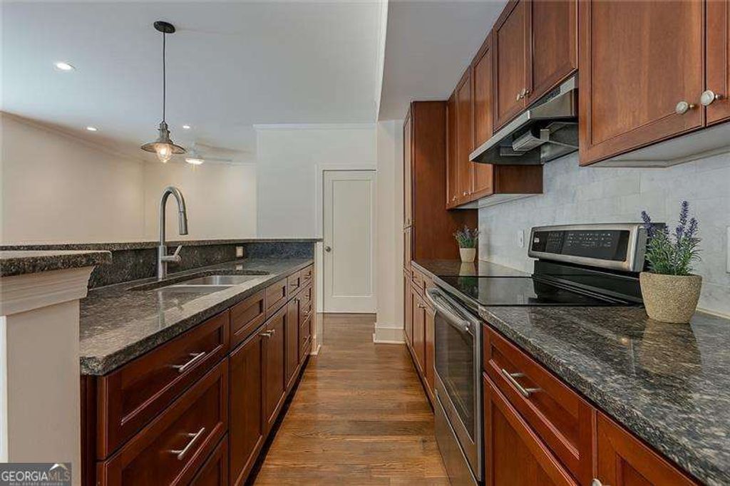 Photo of 925 Garrett Street SE #215, Atlanta, GA 30316 (MLS # 10638815)