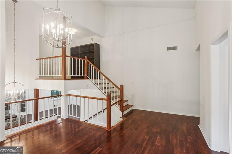 Pinecrest Townhomes - Residential