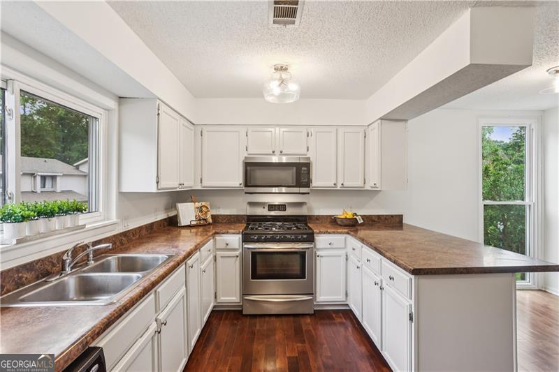 Pinecrest Townhomes - Residential