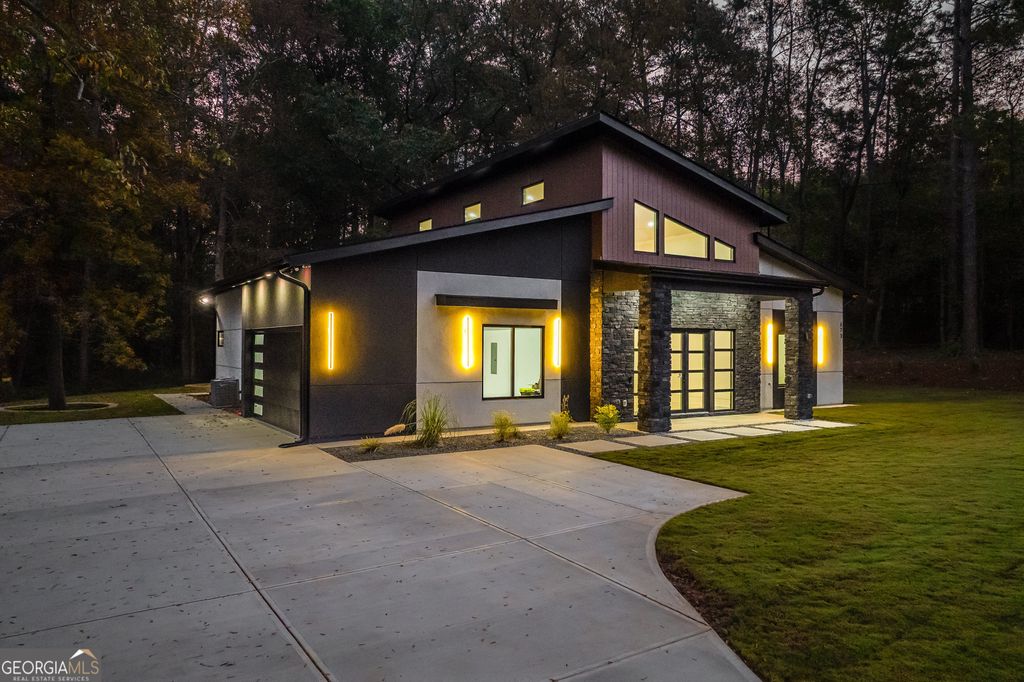 Photo of 670 Loganville Highway, Winder, GA 30680 (MLS # 10652269)