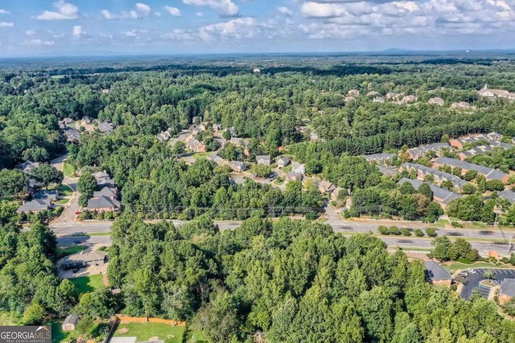Photo of 0 W Crossville Road, Roswell, GA 30075 (MLS # 10679607)