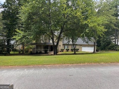 Photo of 125 Lake Picketts Drive, Acworth, GA 30101 (MLS # 10559385)