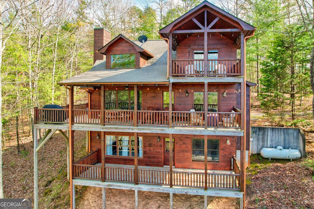 425 Rhonda LN