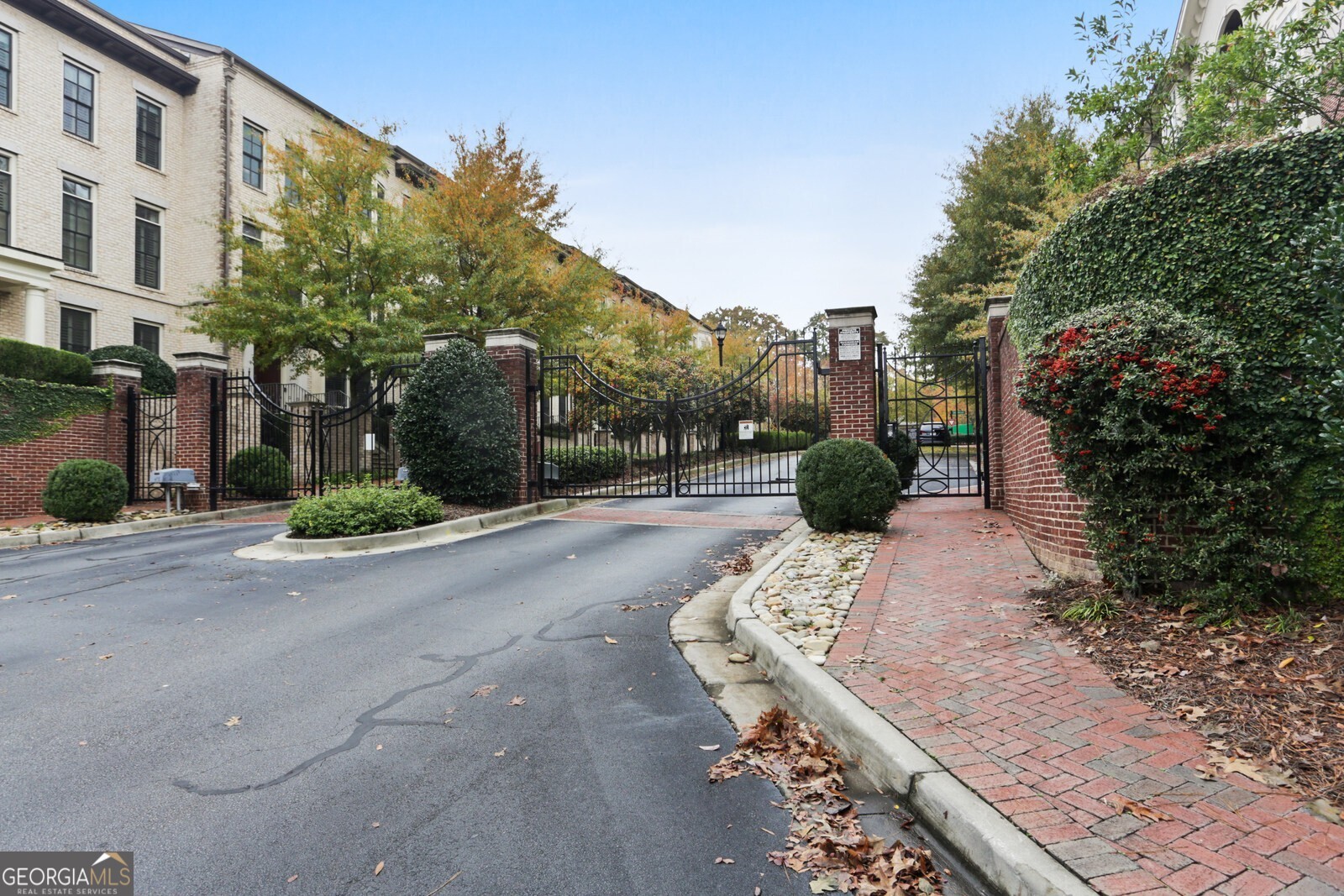 Photo 1 of 27 — 1035 E Paces LN, Atlanta, GA 30326