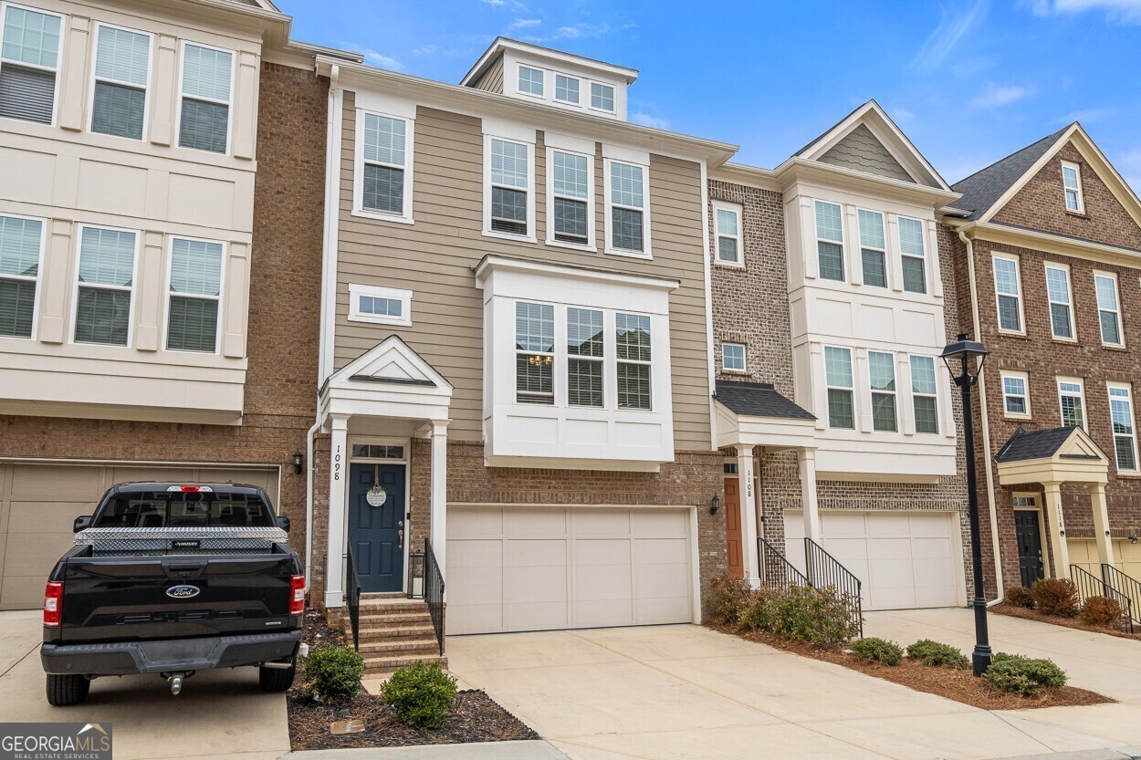1098 Caruso DR