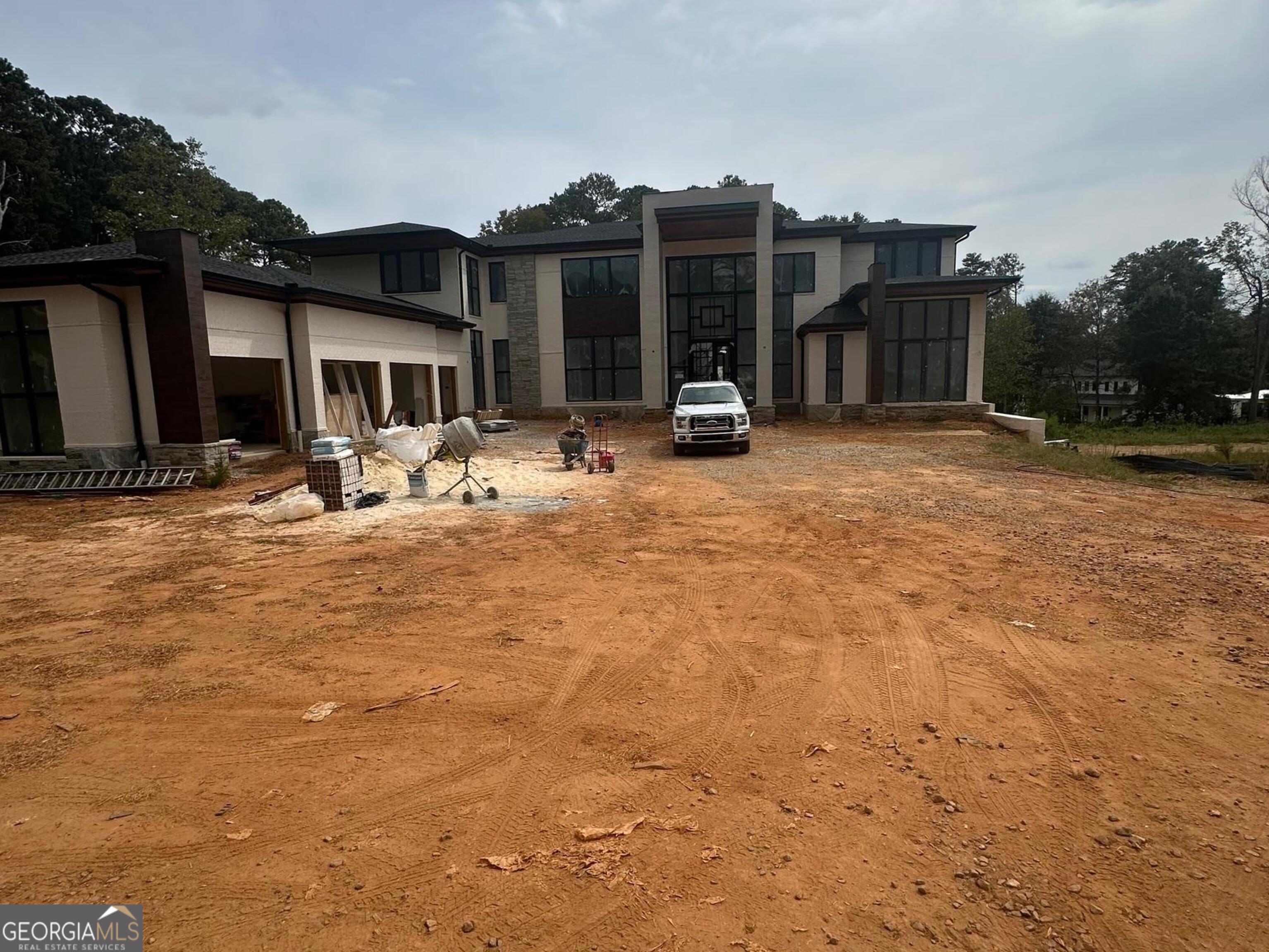 120 Woodlawn DR NE