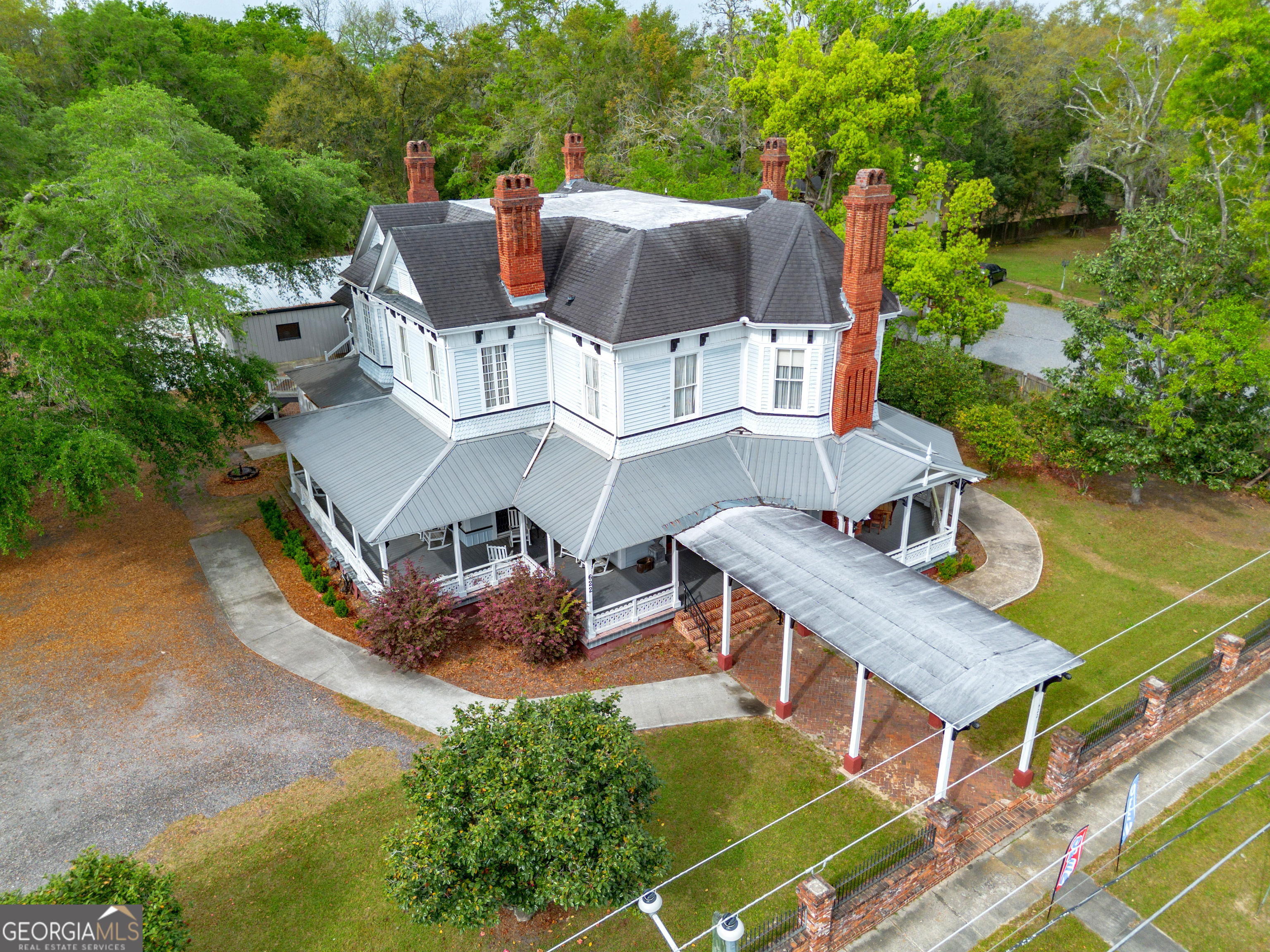 622 Main ST