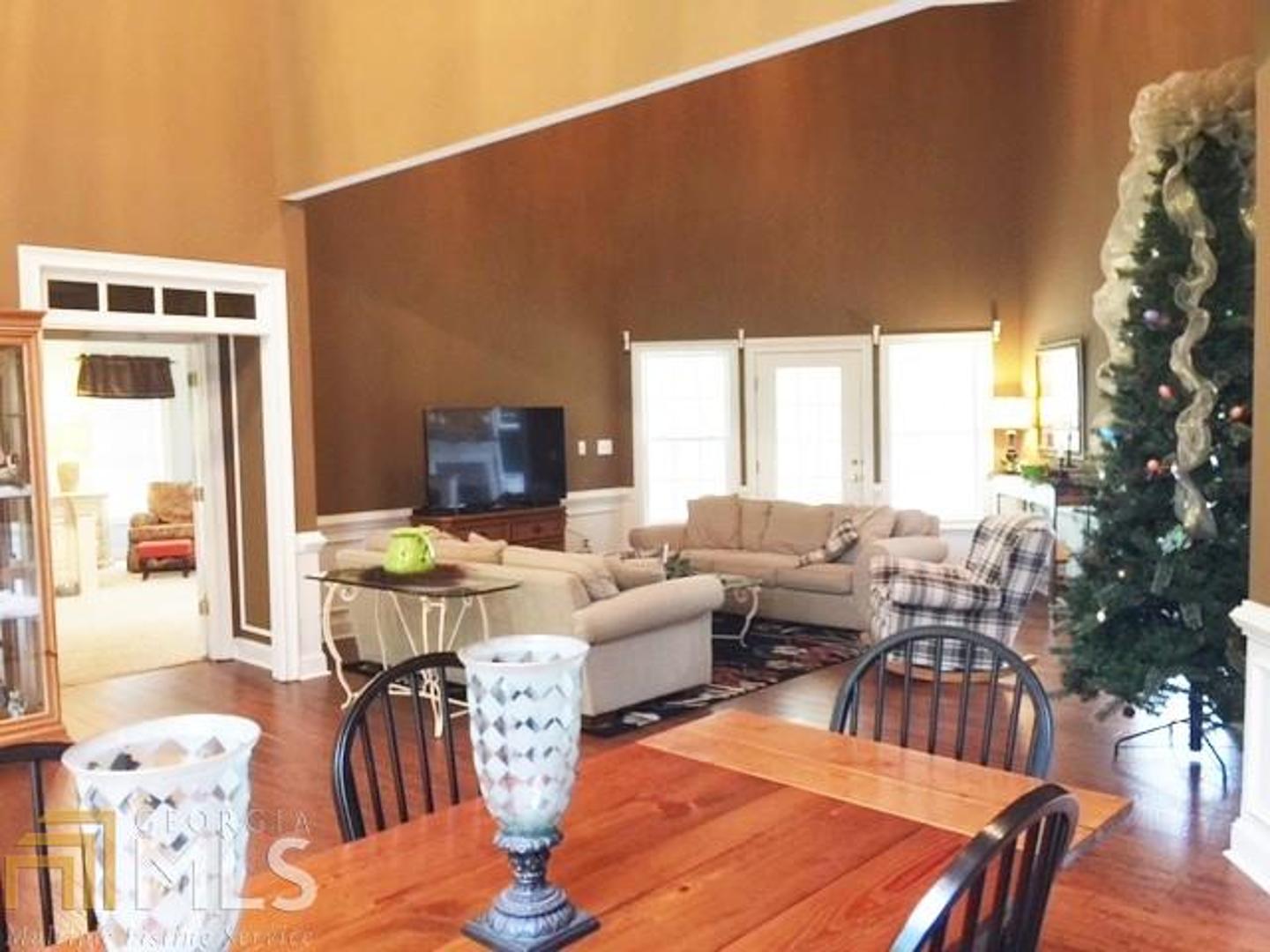 1070 Shoal Creek CT 1052