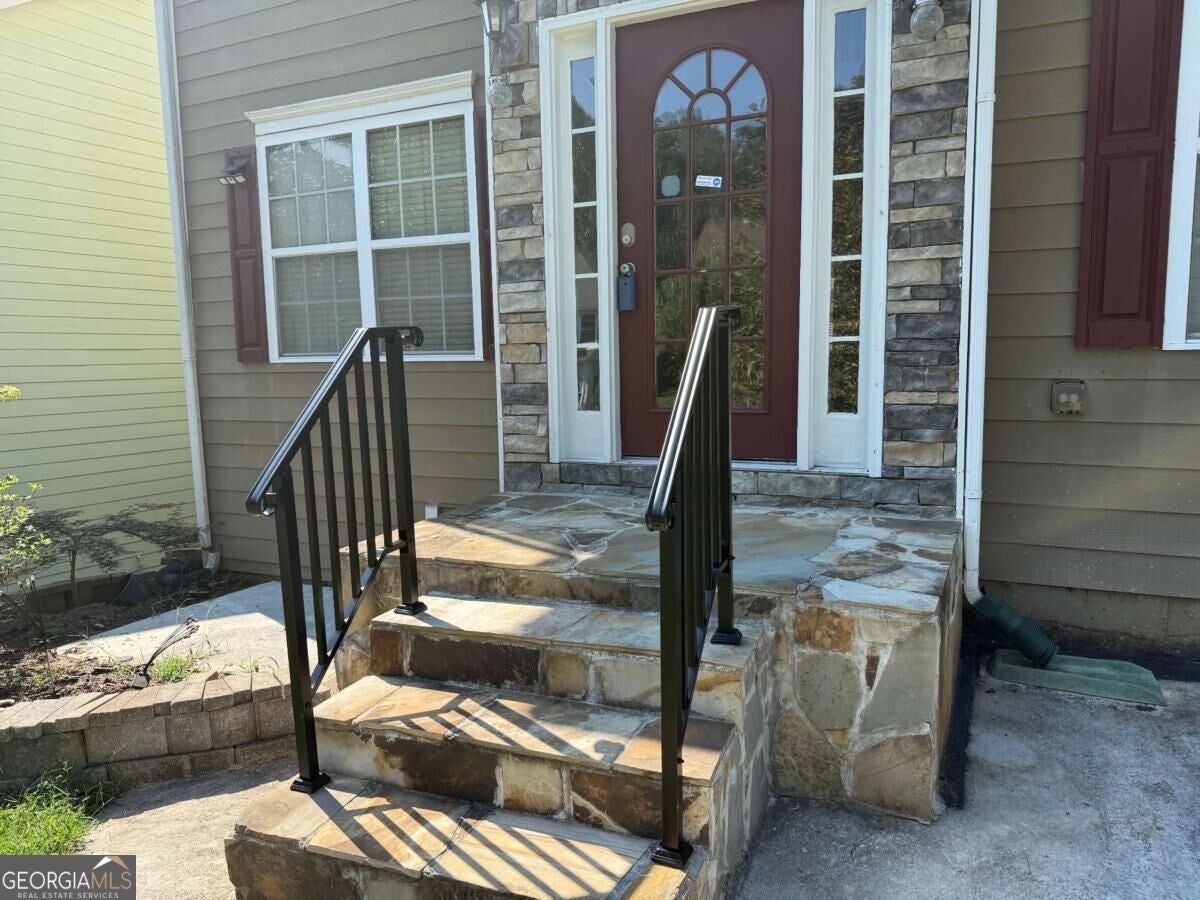 1320 Grey Rock WAY