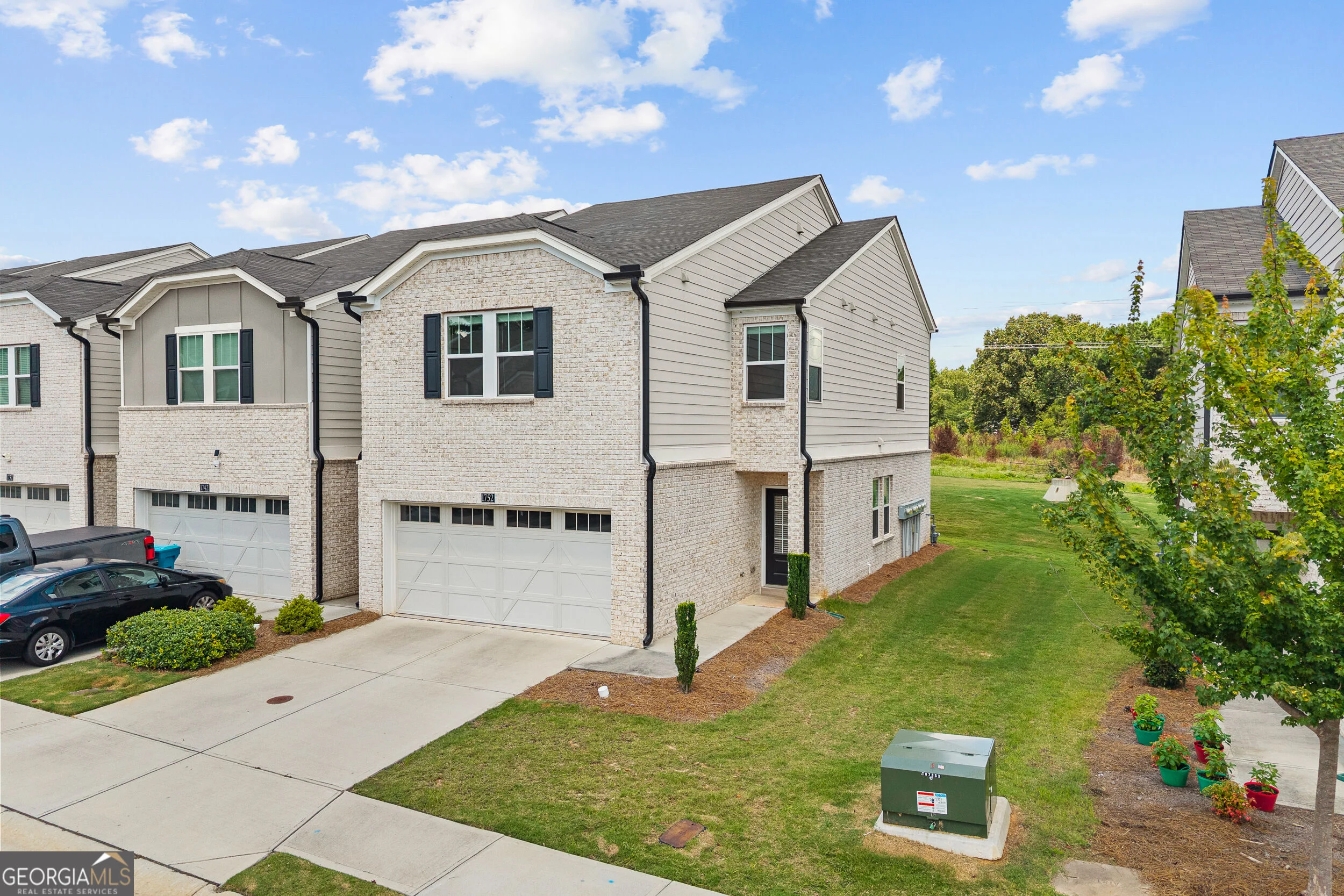 1752 Villageside Court