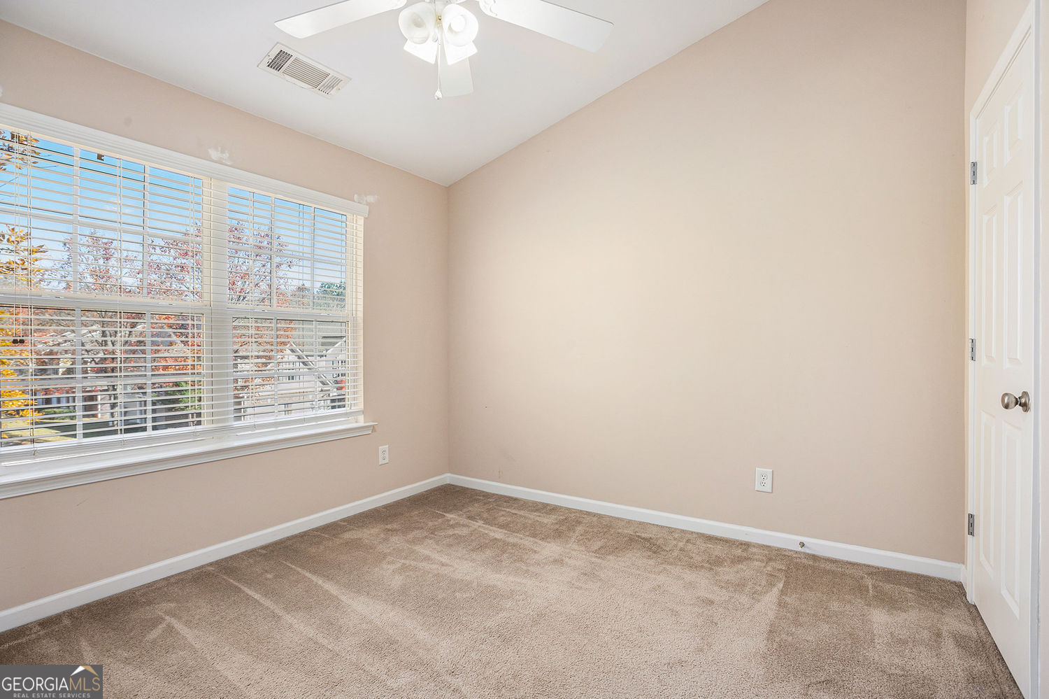 OLDE PEACHTREE TOWNHOMES - Residential