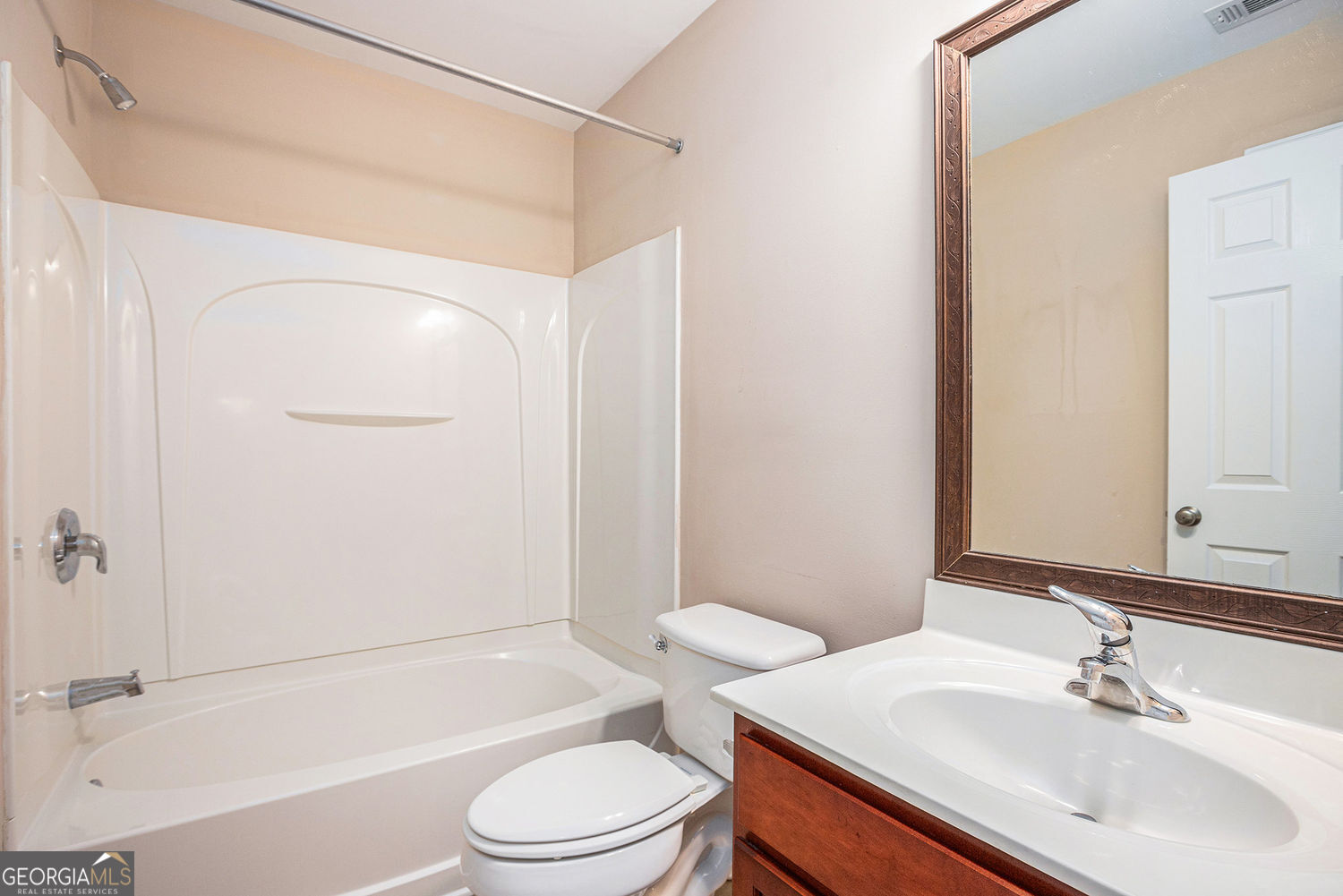 OLDE PEACHTREE TOWNHOMES - Residential