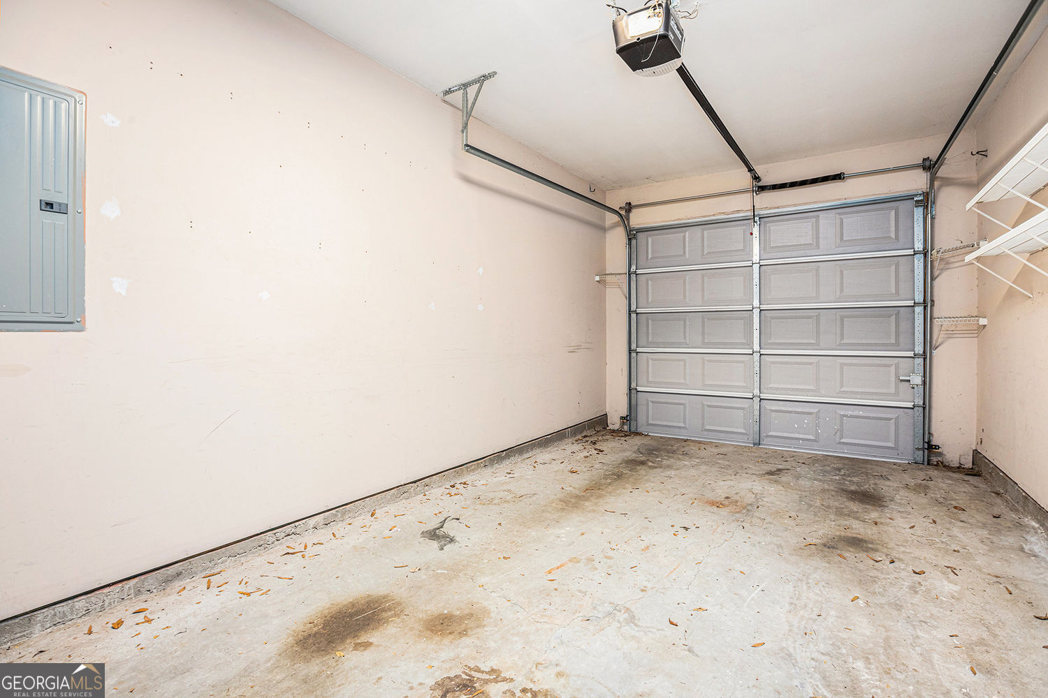 OLDE PEACHTREE TOWNHOMES - Residential