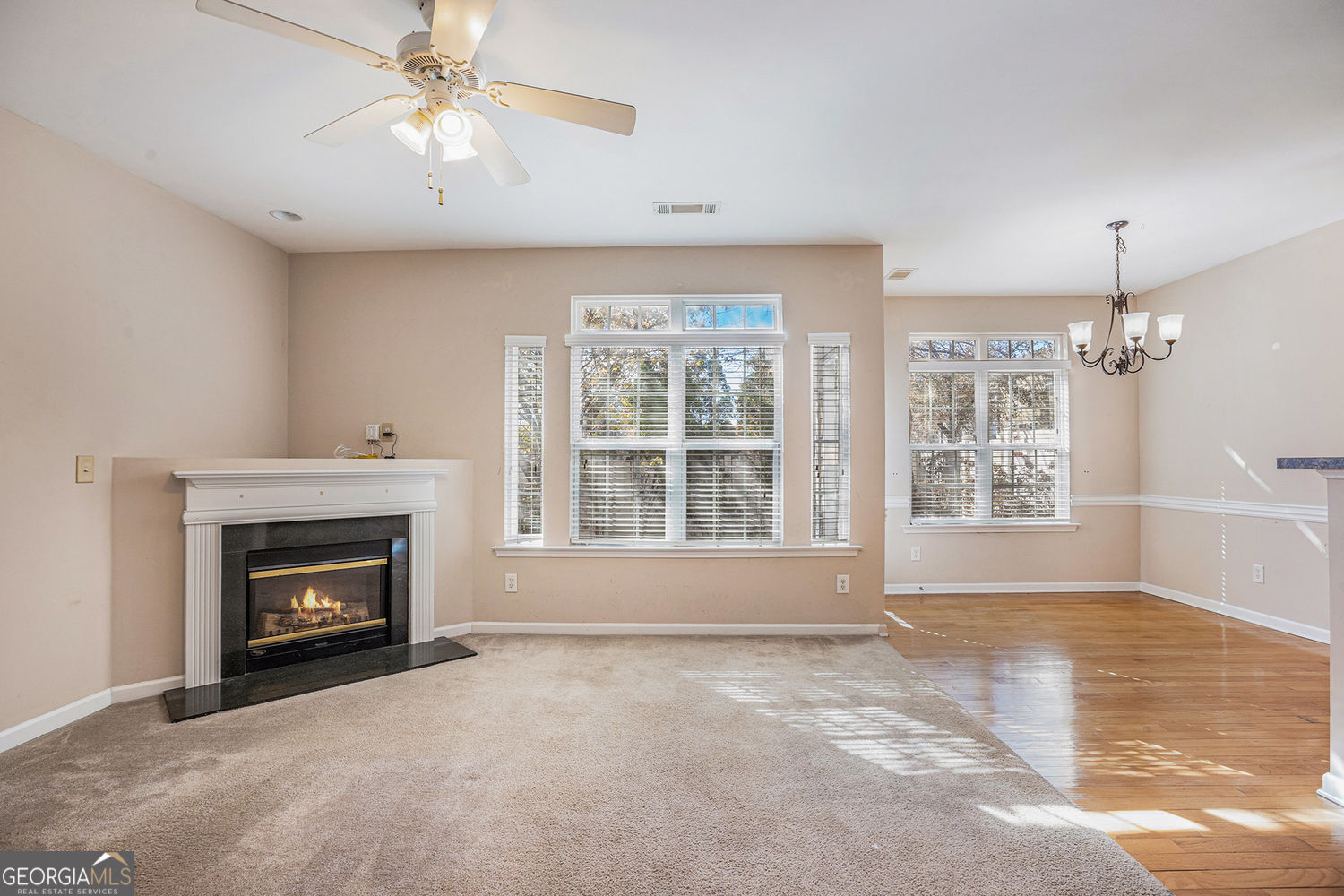 OLDE PEACHTREE TOWNHOMES - Residential