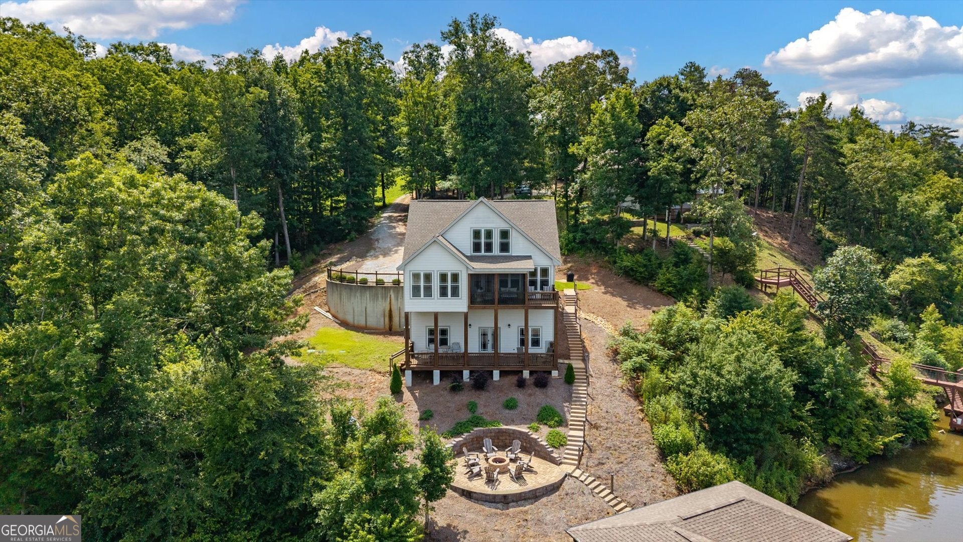 17 N Waterview DR