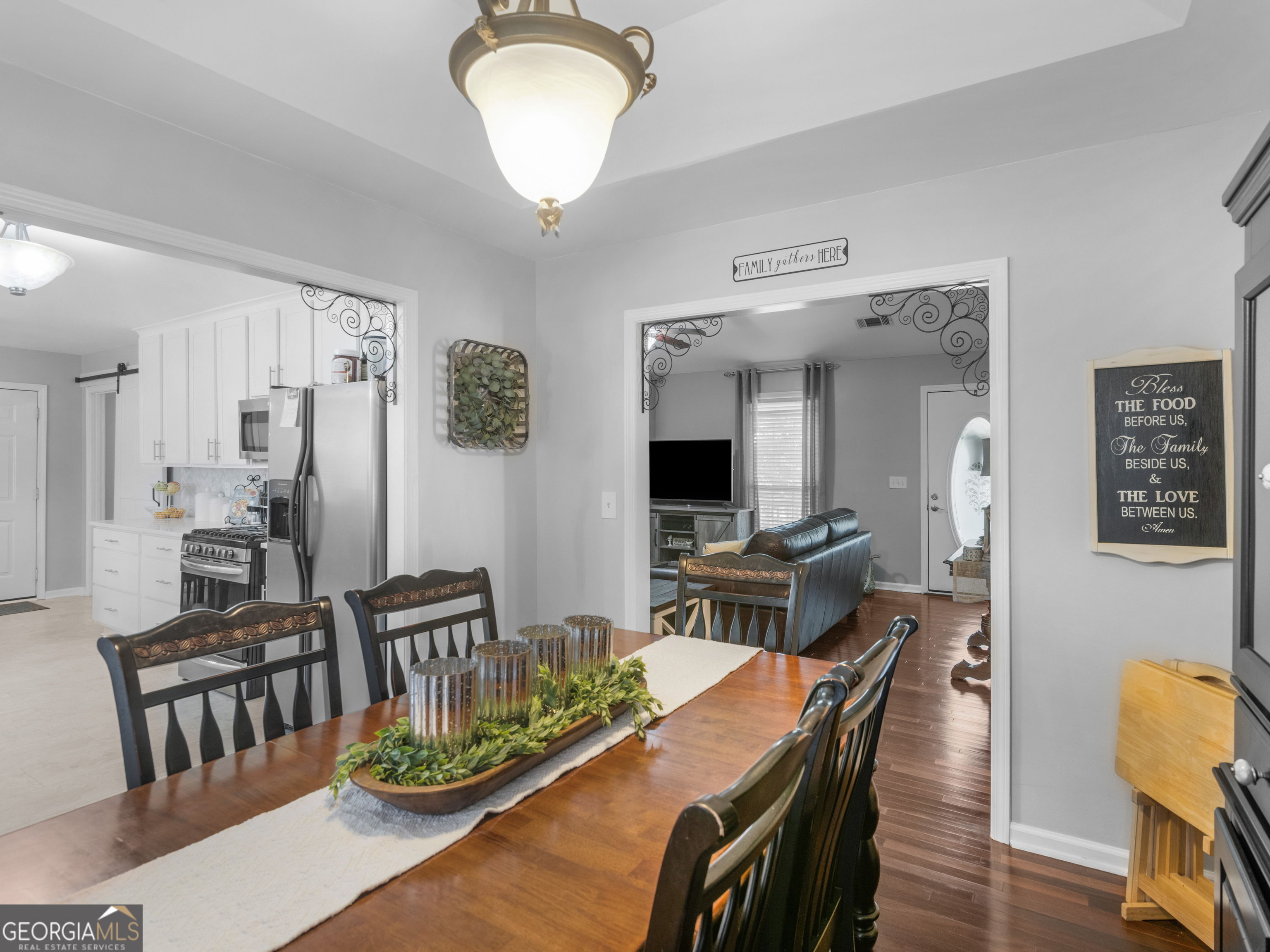 305 Annie LN