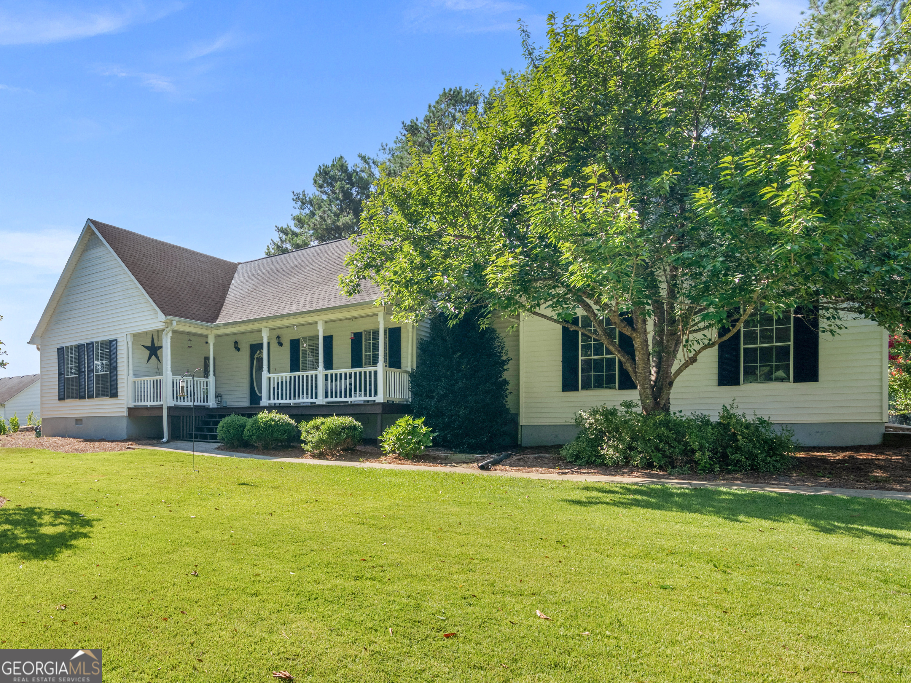 *** Open House *** This Saturday and Sunday from 1-3 pm!! 8/9/25 & 8/10/25 Welcome to 305 Annie Ln in charming Locust Grove, GA! This beautifully maintained single-family home offers a spacious open floor plan, modern kitchen with stainless steel appliances and granite countertops, and a beautiful primary suite with a walk-in closet. Located just minutes from vibrant Downtown Locust Grove and the popular Tanger Outlets, easy access to shopping, dining, parks, and I-75-perfect for commuters. With its move-in ready condition, spacious backyard, and two-car garage, this home is ideal for families or anyone seeking comfort and convenience.