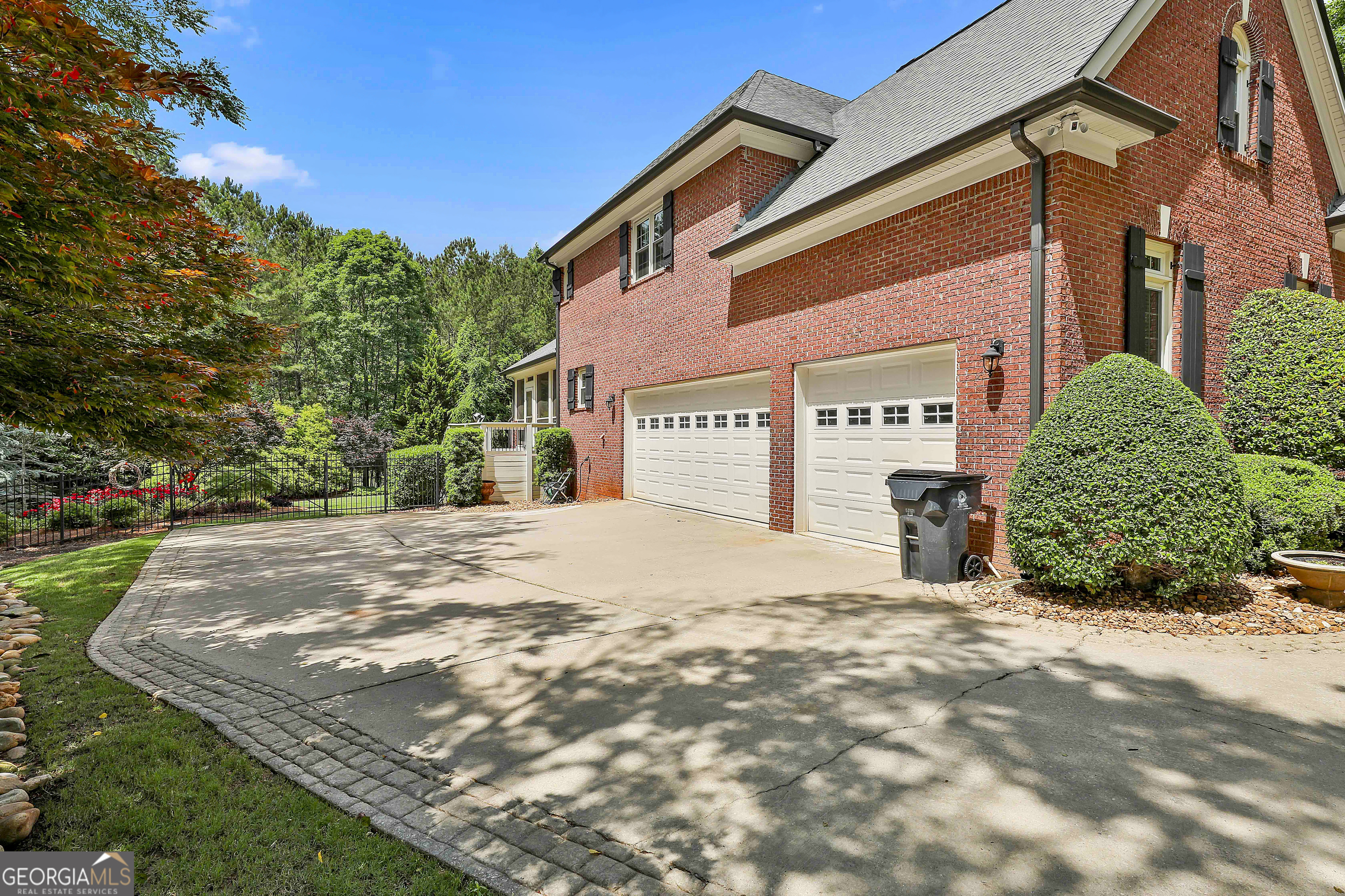 106 Hidden Springs LN