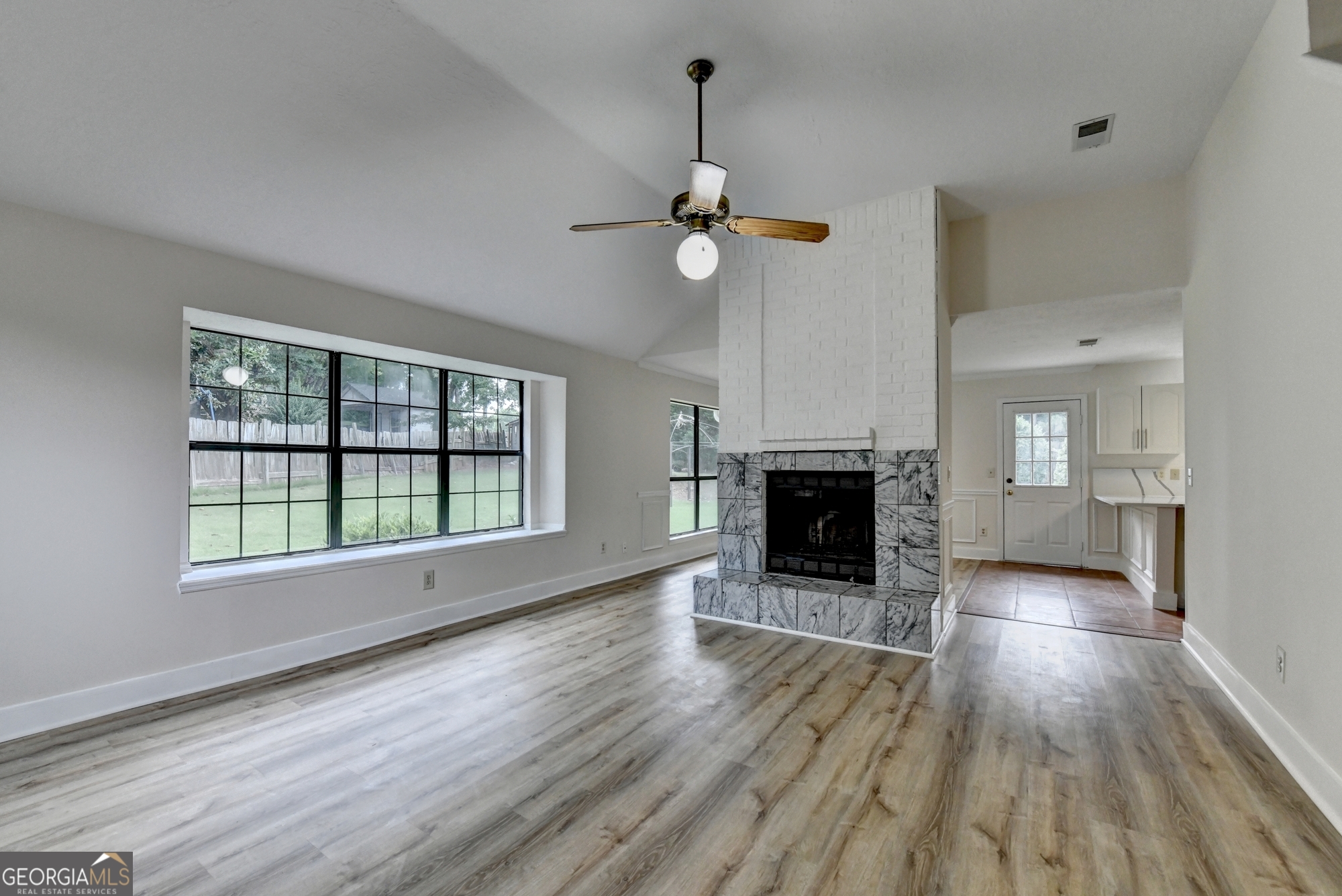 1221 Buttercup CT
