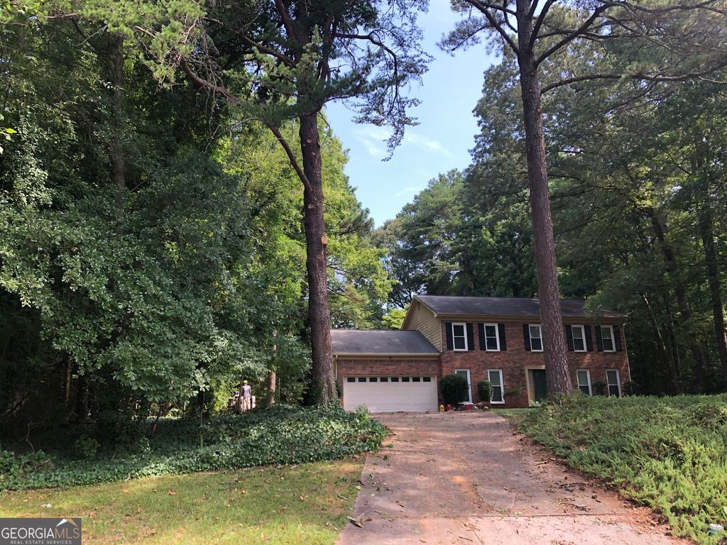 Photo of 2535 Raintree Way NE, Marietta, GA 30068 (MLS # 10655655)