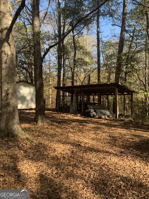 A home in Toccoa