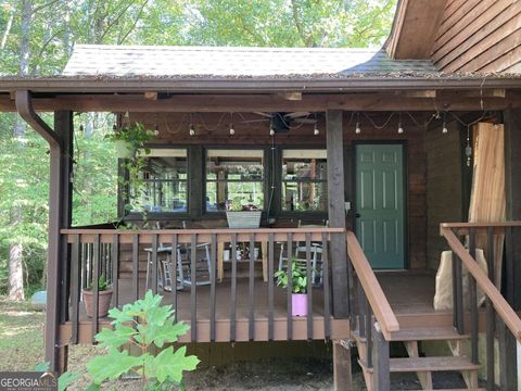 A home in Toccoa