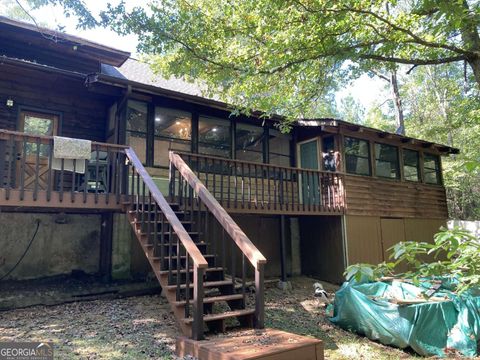 A home in Toccoa