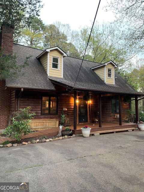 A home in Toccoa