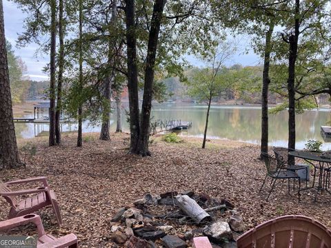 A home in Toccoa