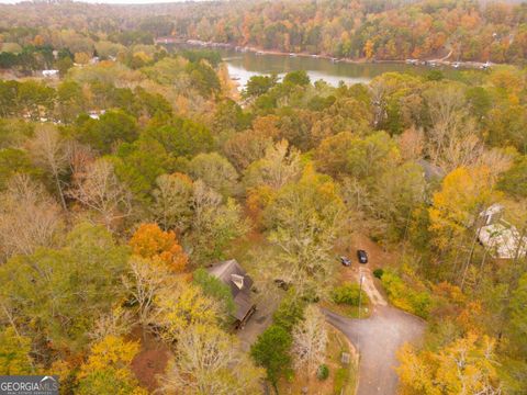 A home in Toccoa