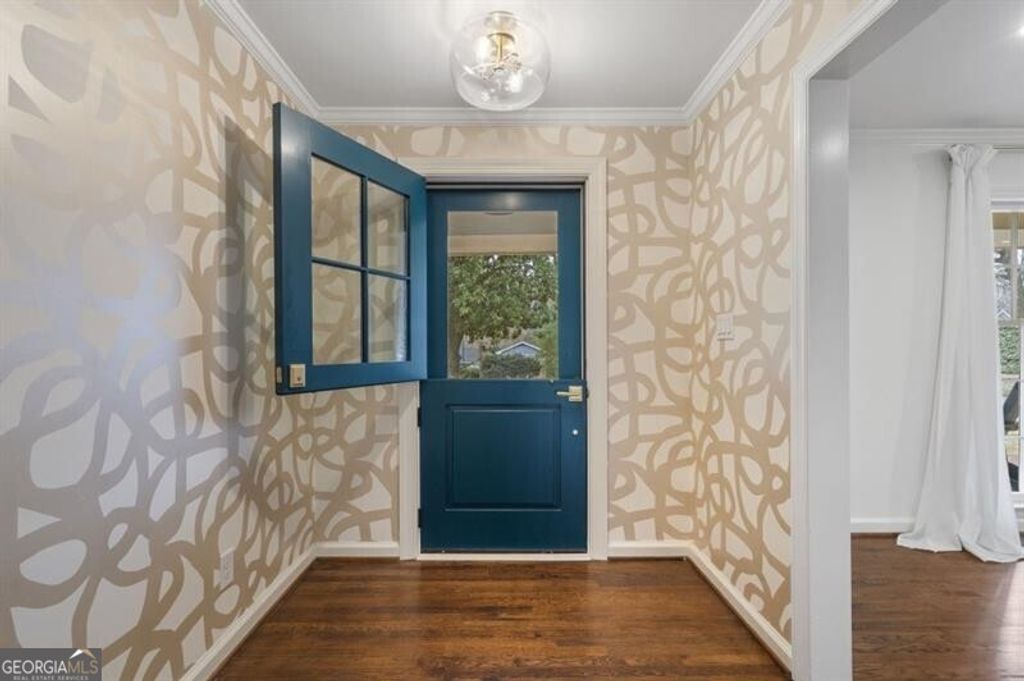 Photo of 439 Broadland Road, Atlanta, GA 30342 (MLS # 10715005)