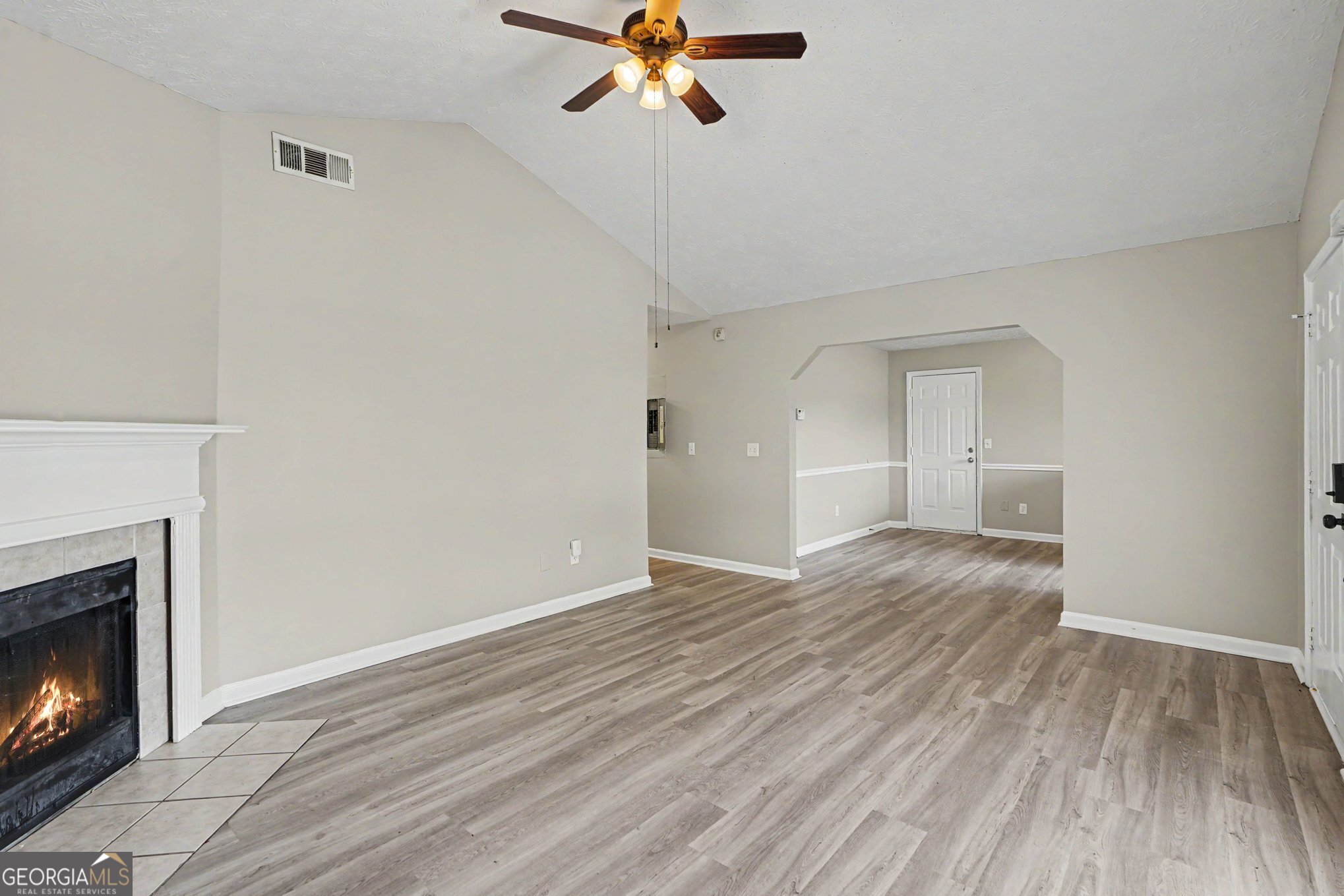 187 Inverness DR