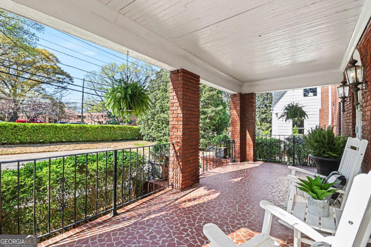 1137 Briarcliff RD NE