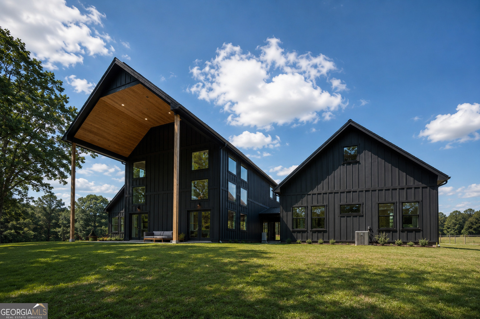 280 Hidden Point RD