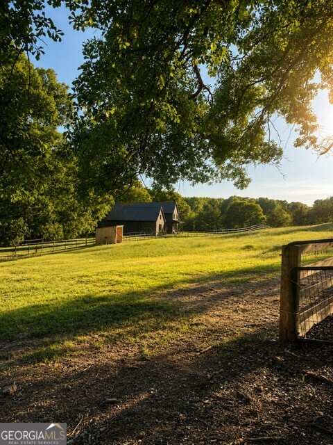 280 Hidden Point RD