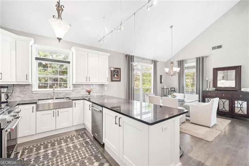 Brookhaven, Georgia 30341, United States, 3 Bedrooms Bedrooms, ,2 BathroomsBathrooms,Residential,Active,97106