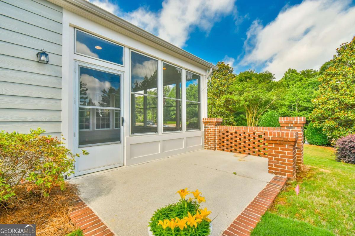 5907 Chimney Rock Dr