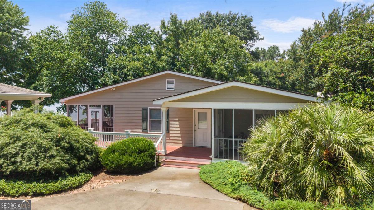 1470 Staci DR -