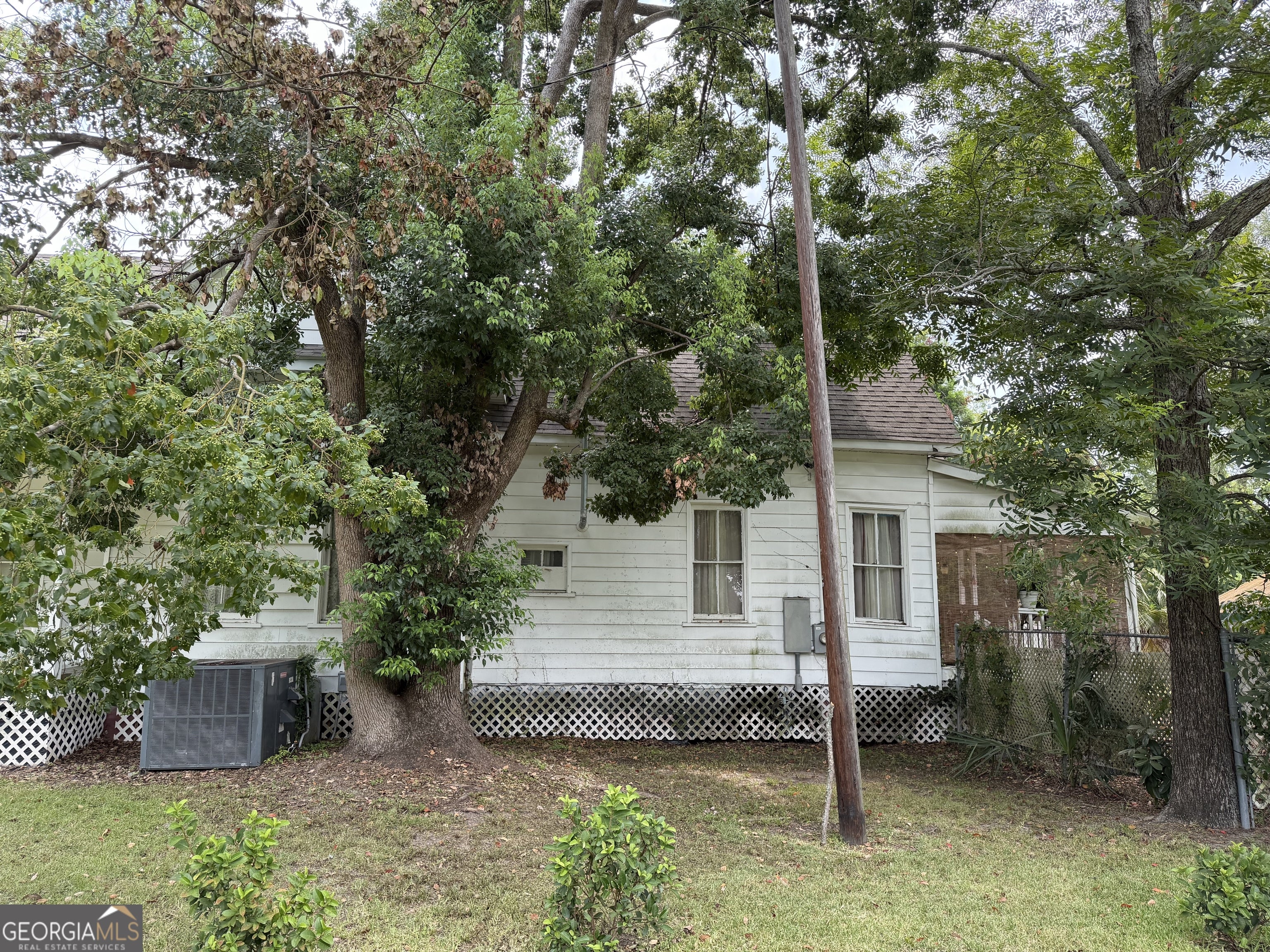 506 River ST