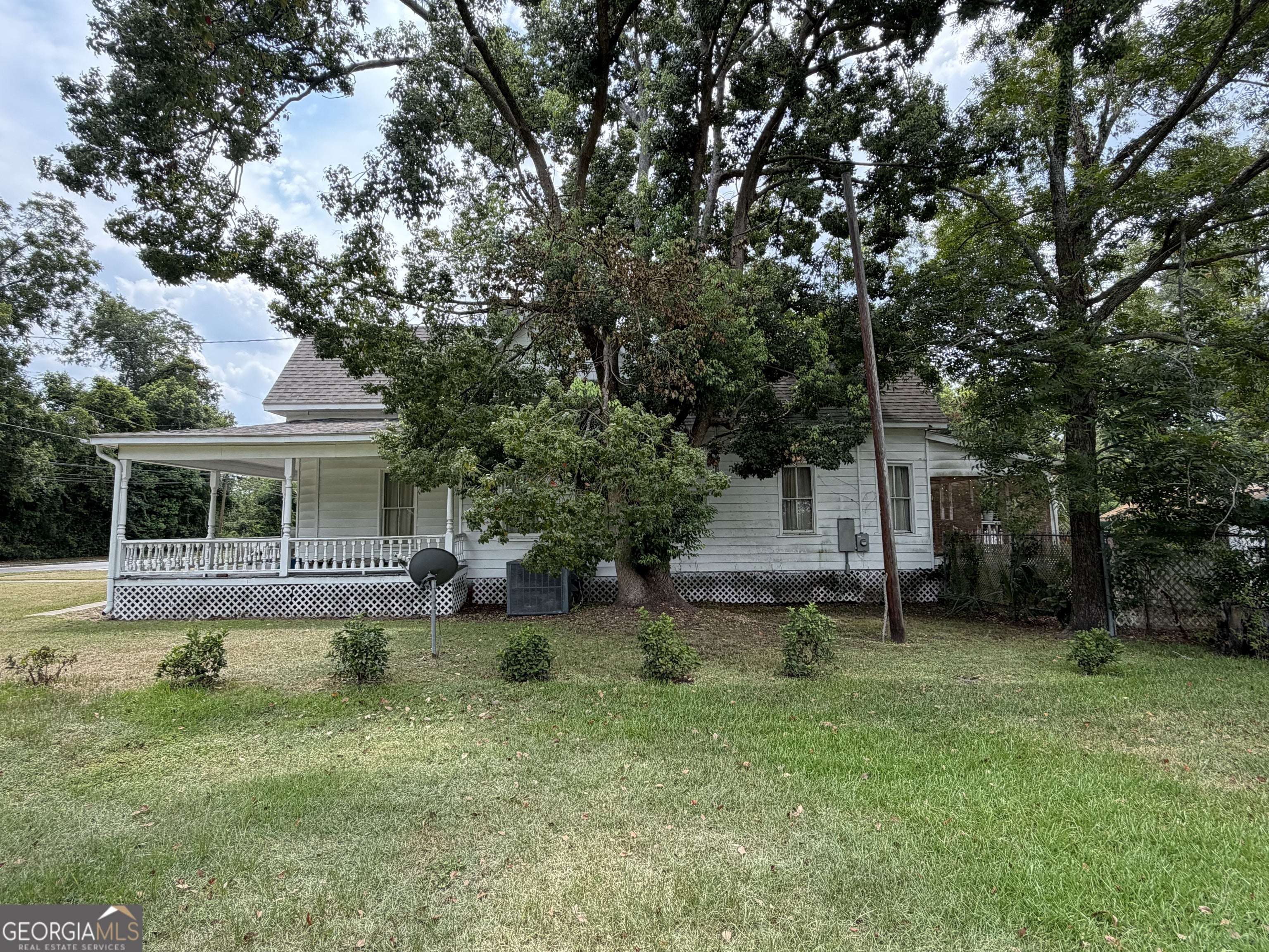 506 River ST