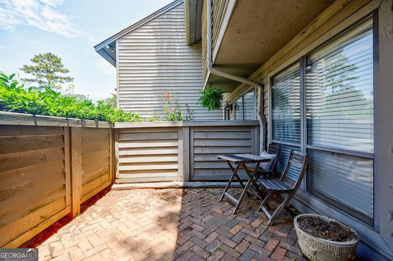 1002 Creatwood CIR SE