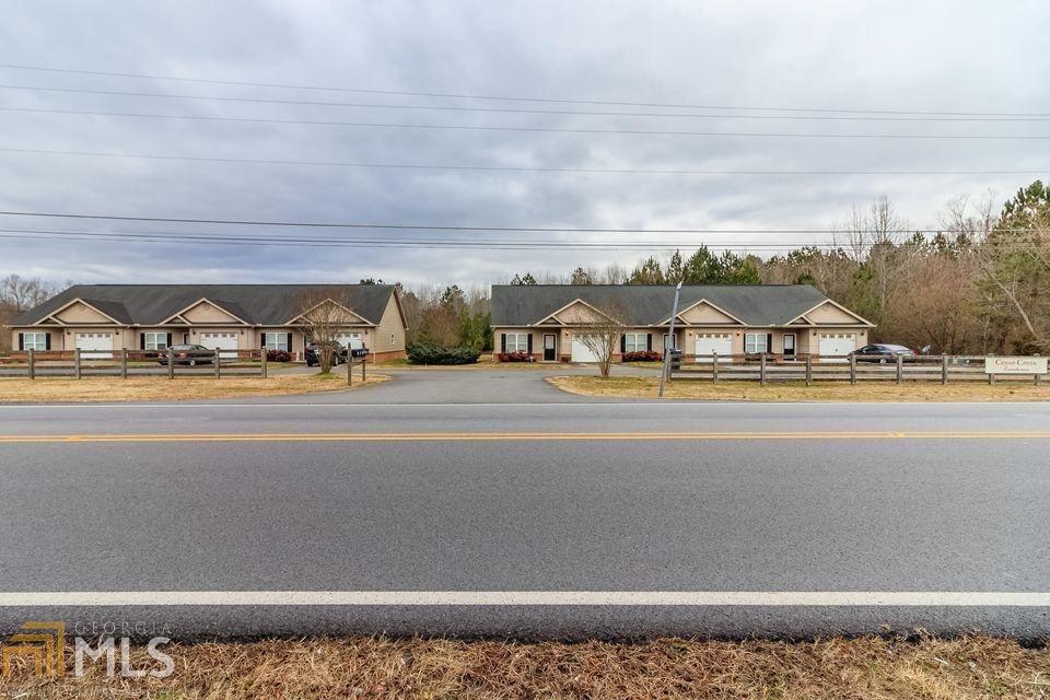 2 bedroom, 2 bath townhome with single car garage.