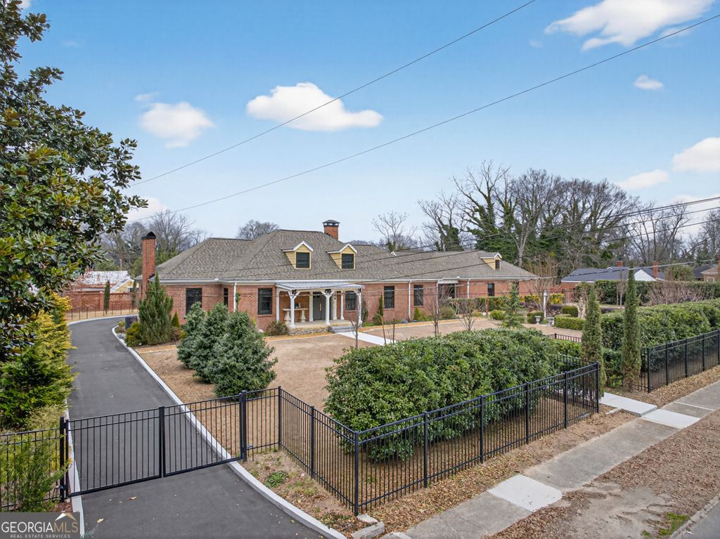 Photo of 168 Park Avenue, Winder, GA 30680 (MLS # 10738560)