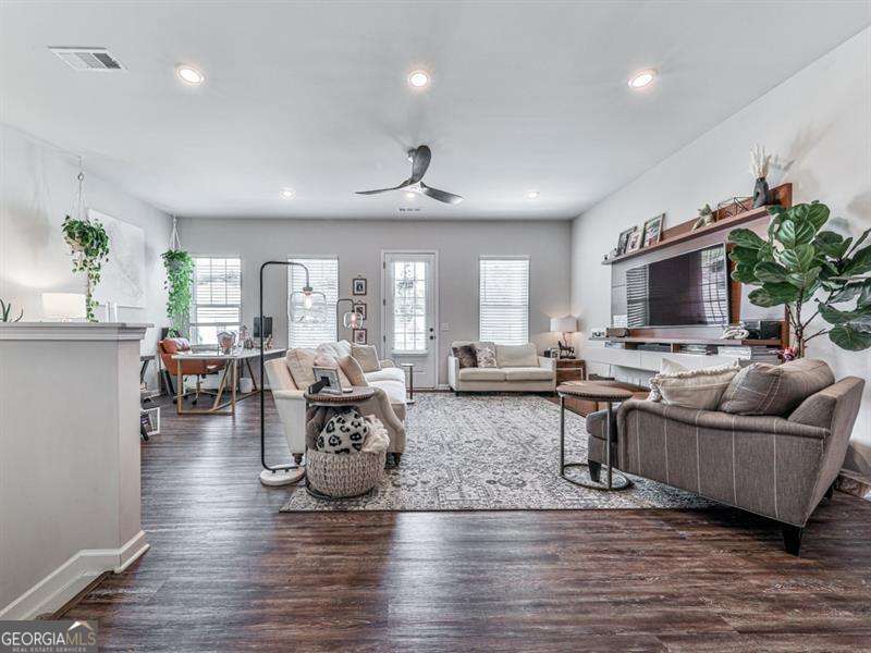499 Bishop LN